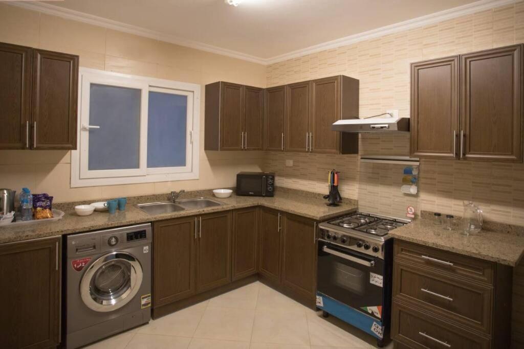 Parkside Boutique 3 Bbr Serviced Apartment - Ocean Blue - Near Airport القاهرة المظهر الخارجي الصورة