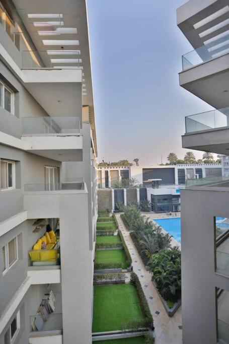 Parkside Boutique 3 Bbr Serviced Apartment - Ocean Blue - Near Airport القاهرة المظهر الخارجي الصورة