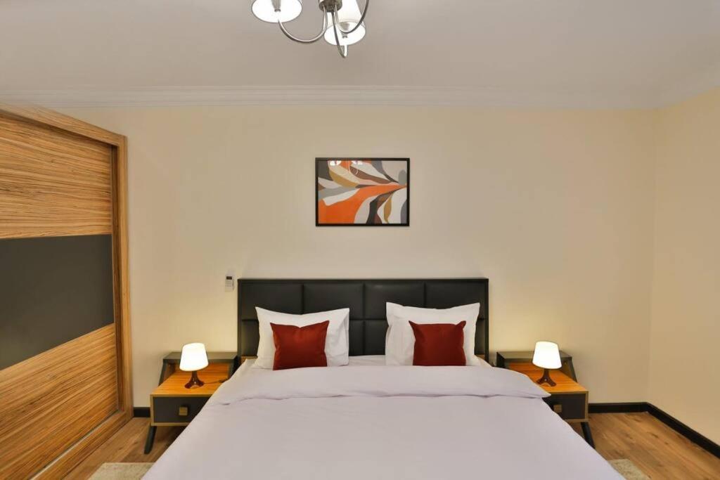 Parkside Boutique 3 Bbr Serviced Apartment - Ocean Blue - Near Airport القاهرة المظهر الخارجي الصورة
